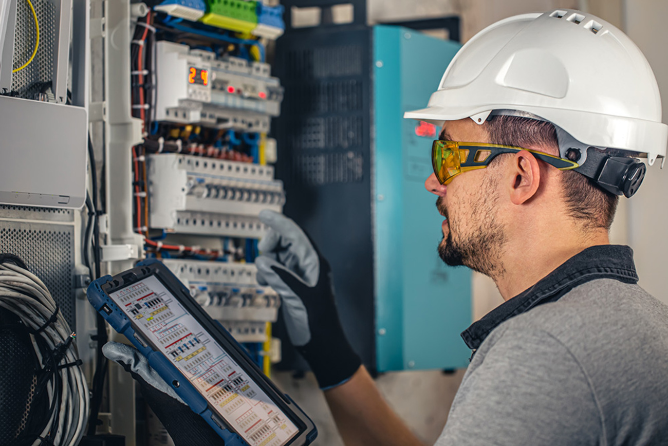Industrie und Gewerbe bei Neundorf Elektro in Niemegk OT Hohenwerbig